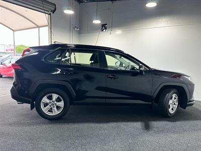 2019 Toyota RAV4 - Thumbnail