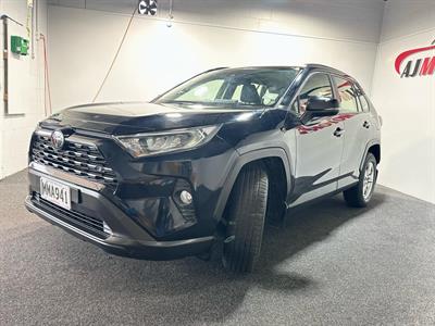 2019 Toyota RAV4 - Thumbnail