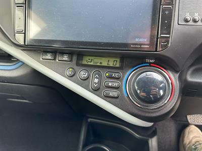 2014 Toyota Aqua - Thumbnail