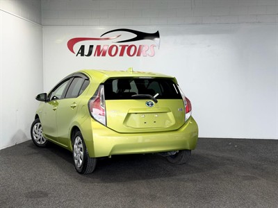 2015 Toyota Aqua - Thumbnail