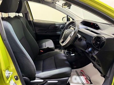 2015 Toyota Aqua - Thumbnail