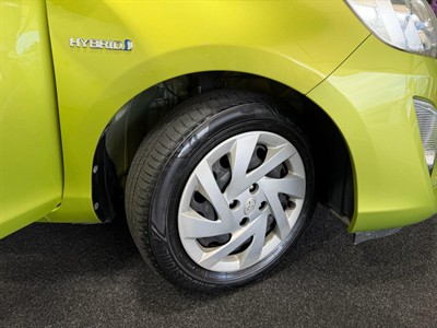 2015 Toyota Aqua - Thumbnail