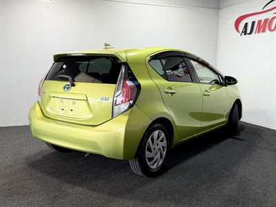 2015 Toyota Aqua - Thumbnail