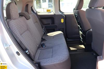 2014 Toyota Spade - Thumbnail