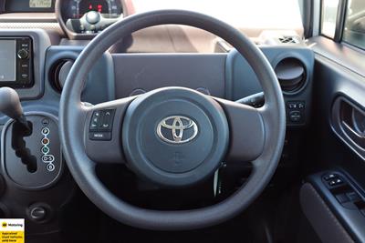 2014 Toyota Spade - Thumbnail