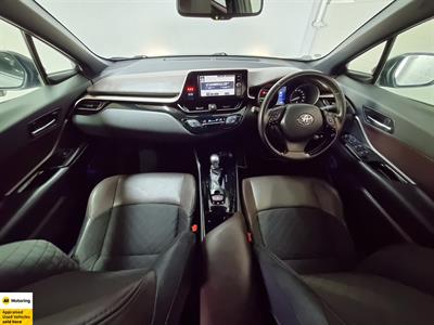 2017 Toyota C-HR - Thumbnail