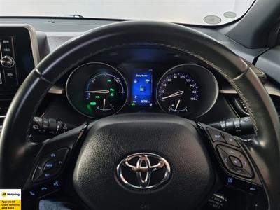 2017 Toyota C-HR - Thumbnail