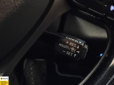 2017 Toyota C-HR - Thumbnail