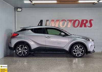 2017 Toyota C-HR - Thumbnail
