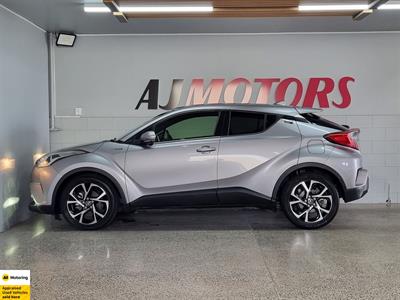 2017 Toyota C-HR - Thumbnail