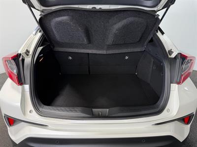 2019 Toyota C-HR - Thumbnail
