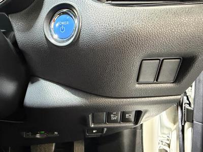 2019 Toyota C-HR - Thumbnail