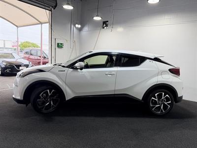 2019 Toyota C-HR - Thumbnail