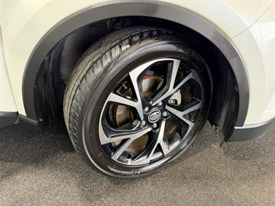 2019 Toyota C-HR - Thumbnail