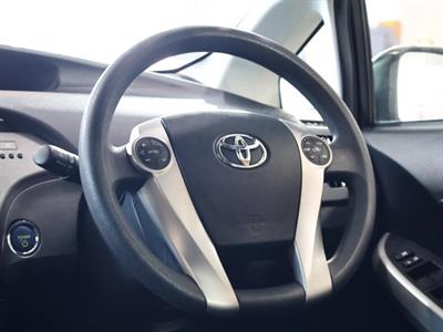 2014 Toyota Prius - Thumbnail
