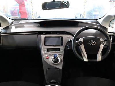 2014 Toyota Prius - Thumbnail