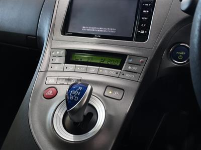 2014 Toyota Prius - Thumbnail