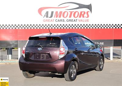 2014 Toyota Aqua - Thumbnail