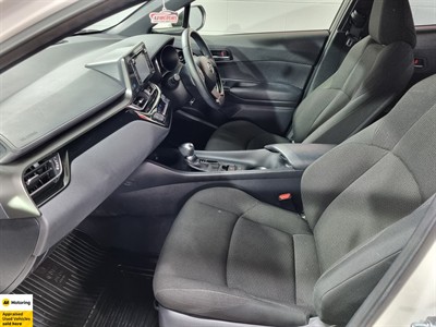 2018 Toyota C-HR - Thumbnail