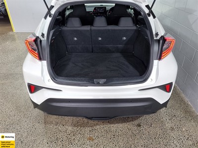 2018 Toyota C-HR - Thumbnail