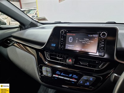 2018 Toyota C-HR - Thumbnail