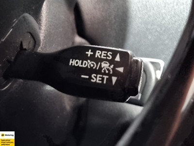 2018 Toyota C-HR - Thumbnail