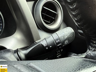 2017 Toyota RAV4 - Thumbnail