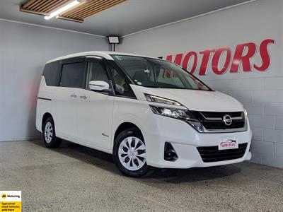 2017 Nissan Serena - Thumbnail