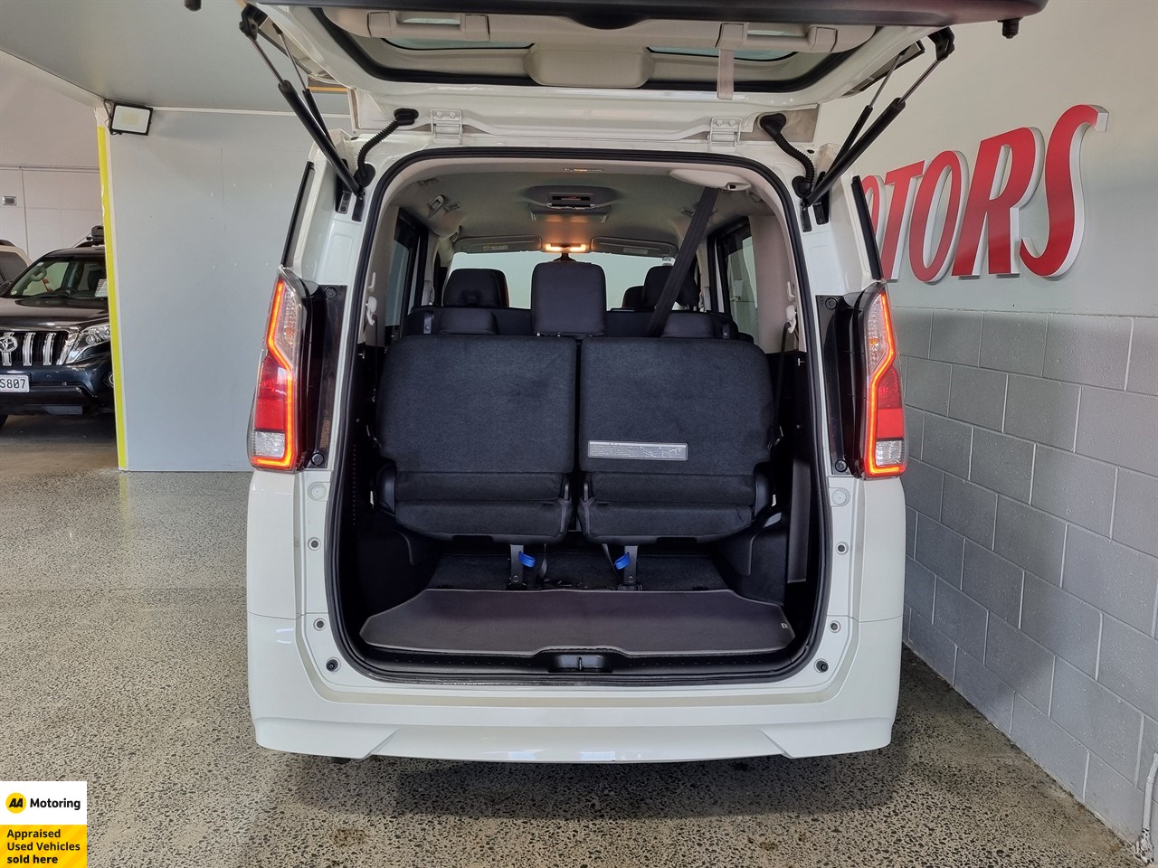 2017 Nissan Serena