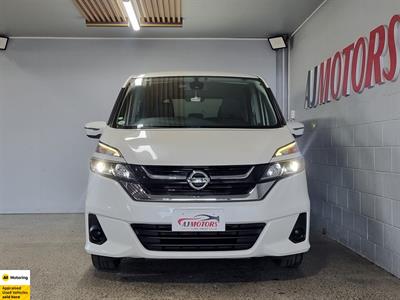 2017 Nissan Serena - Thumbnail