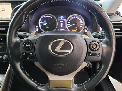 2013 Lexus IS 300h - Thumbnail