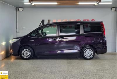 2014 Toyota Noah - Thumbnail