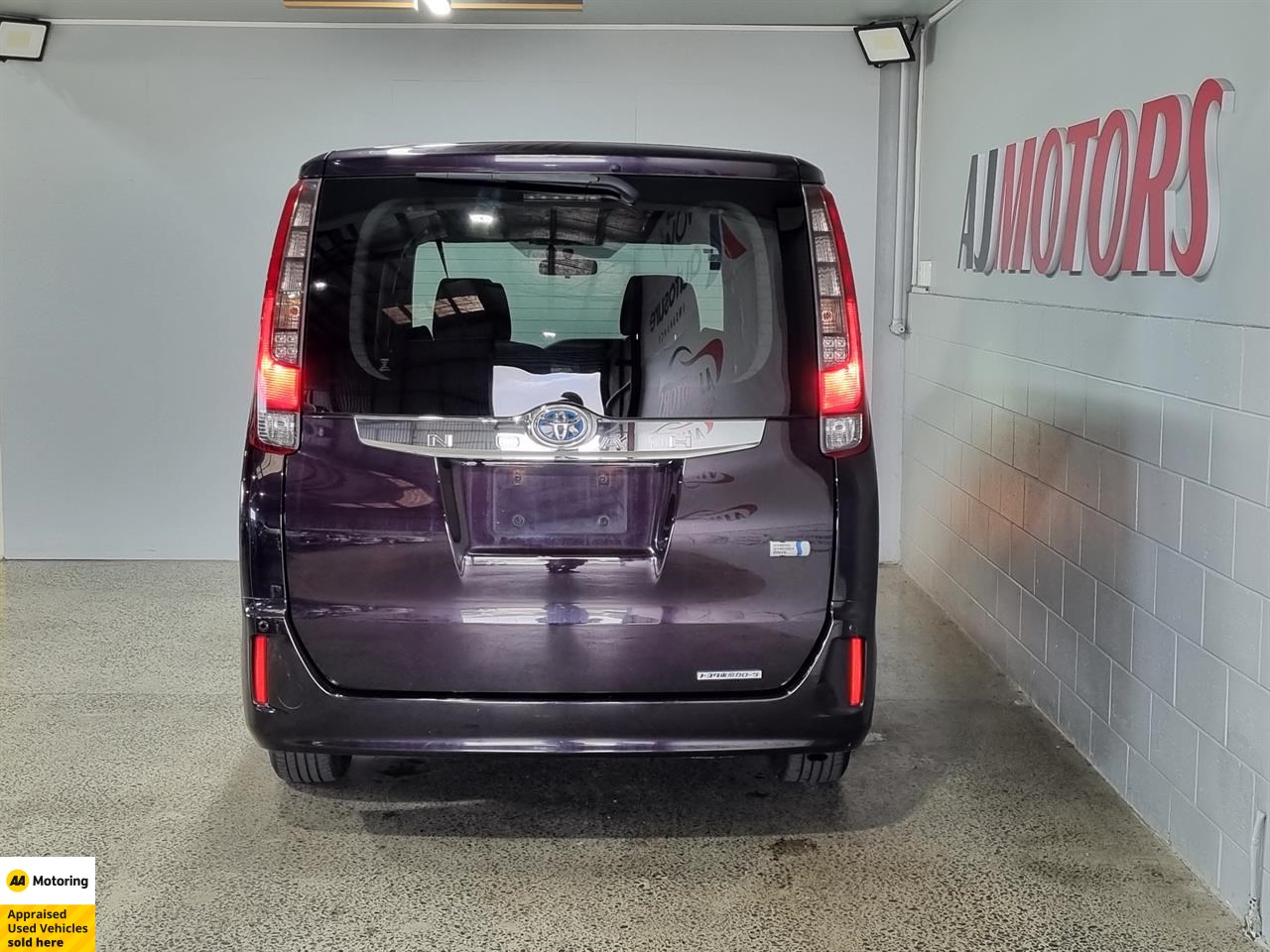 2014 Toyota Noah