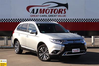 2022 Mitsubishi Outlander - Thumbnail