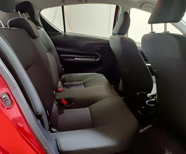 2019 Toyota Aqua - Thumbnail