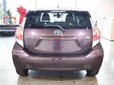 2015 Toyota Aqua - Thumbnail