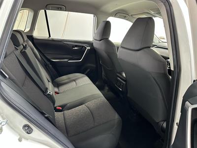 2019 Toyota RAV4 - Thumbnail