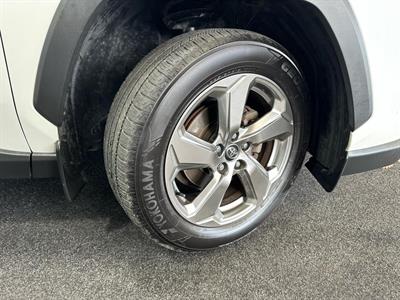 2019 Toyota RAV4 - Thumbnail