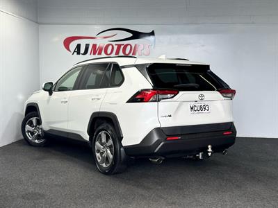 2019 Toyota RAV4 - Thumbnail