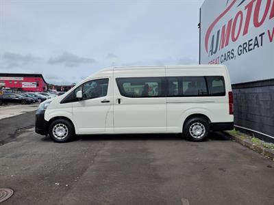 2023 Toyota Hiace - Thumbnail
