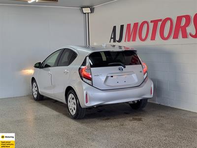 2019 Toyota Aqua - Thumbnail