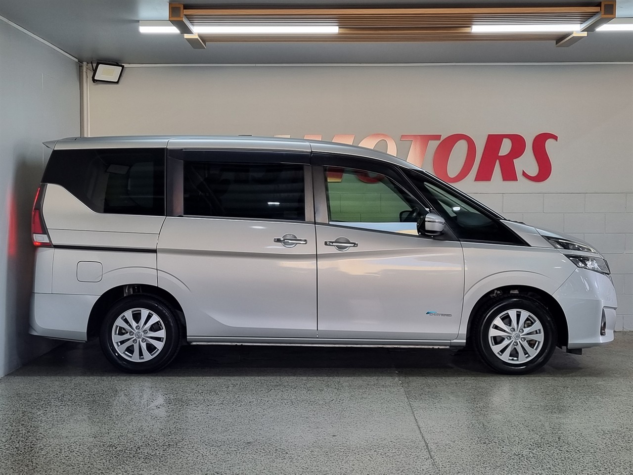 2017 Nissan Serena