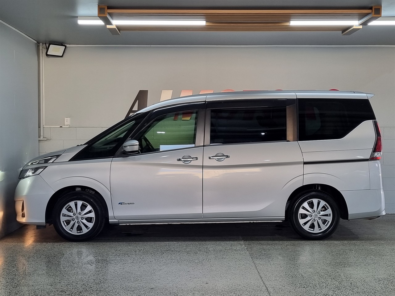 2017 Nissan Serena