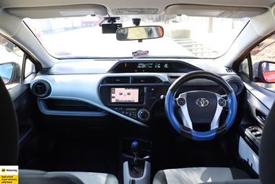 2014 Toyota Aqua - Thumbnail