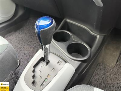 2012 Toyota Aqua - Thumbnail