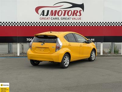 2012 Toyota Aqua - Thumbnail