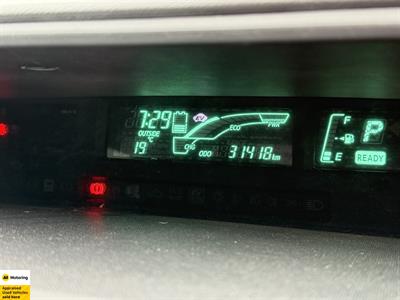 2012 Toyota Aqua - Thumbnail