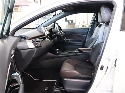 2018 Toyota C-HR - Thumbnail