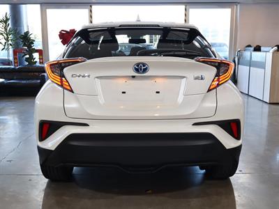 2018 Toyota C-HR - Thumbnail