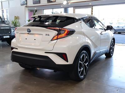 2018 Toyota C-HR - Thumbnail